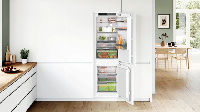 Bosch KIN86SDD0 Serie 6 beépíthető kombinált hűtőszekrény, 184+76 liter, D, NoFrost - Beépíthető hűtő, fagyasztó, borhűtő
